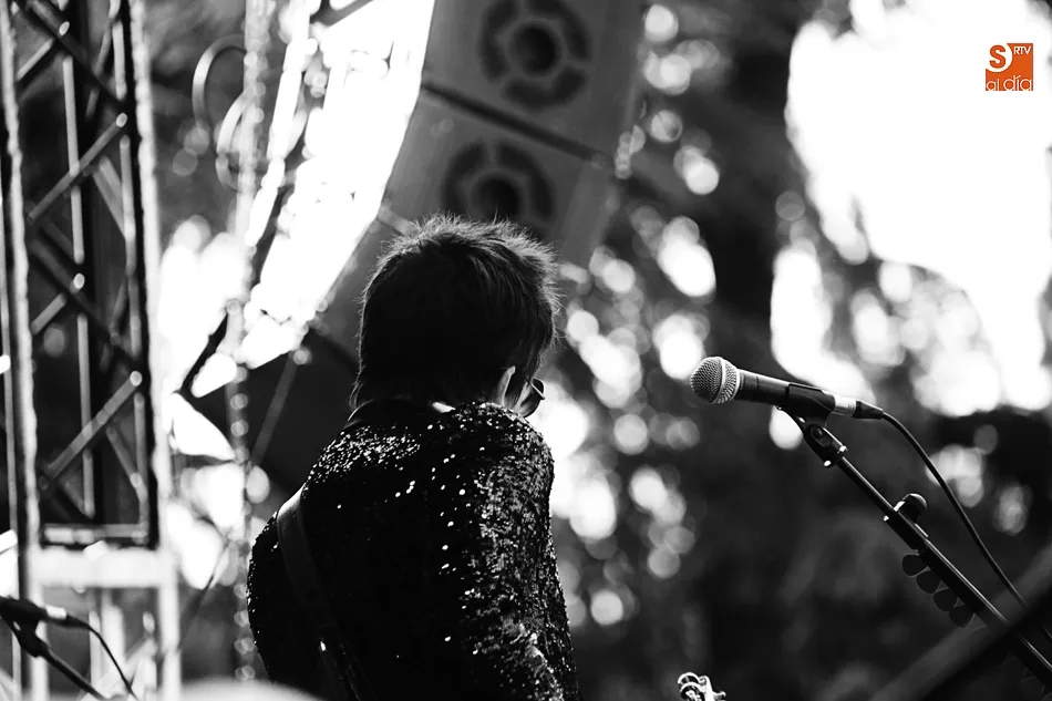 Foto 7 - Salamanca recibe el concierto m&aacute;s art&iacute;stico, estil&iacute;stico y sentimental de Coque Malla  