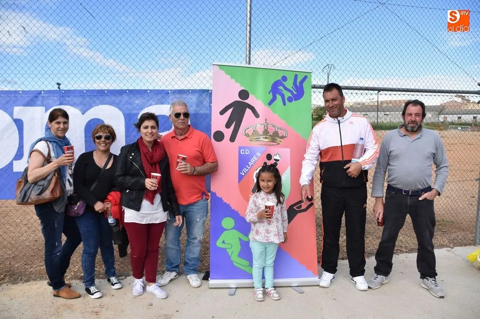 Foto 10 - El CD Villares pone un broche de oro festivo para terminar la temporada