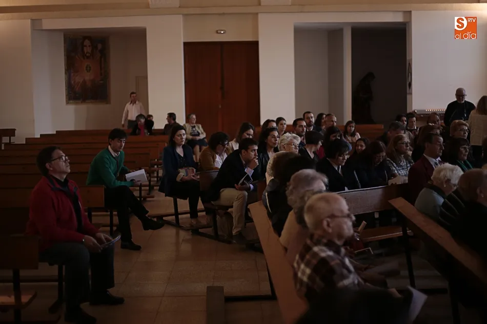 Foto 6 - La iglesia de Jes&uacute;s Obrero acoge a 10 poetas para dar voz a su recital &lsquo;luz y Palabra&rsquo;  