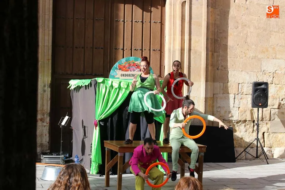 Foto 8 - La compa&ntilde;&iacute;a Ziruka Zirkus llena las calles de Salamanca de humor y diversi&oacute;n  