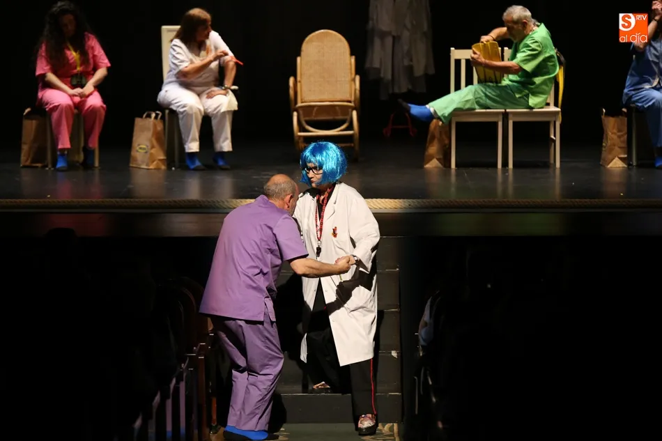 Foto 7 - El Teatro Liceo estrena &lsquo;La cuerda lo-cura&rsquo;, una obra tan disparatada como divertida  