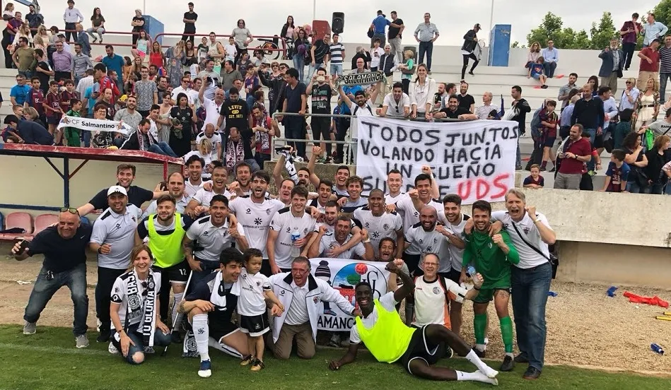 Foto 2 - Espectacular remontada del CF Salmantino para pasar de ronda y seguir so&ntilde;ando con el ascenso (2-3)
