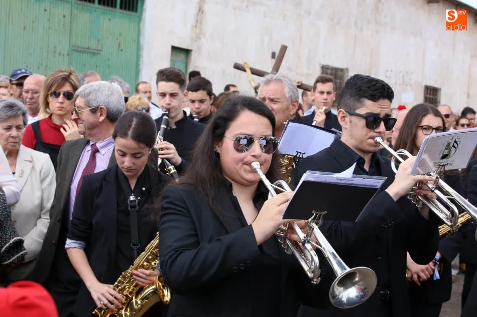 Foto 9 - Los vecinos de Tejares rinden honores a su Virgen de la Salud