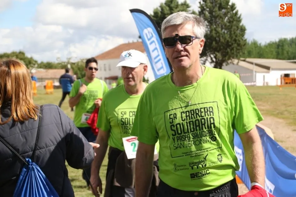 Foto 8 - &Aacute;ngel Guti&eacute;rrez, Guti, y Pilar &Aacute;lvarez se imponen en la V Carrera Solidaria San Jer&oacute;nimo