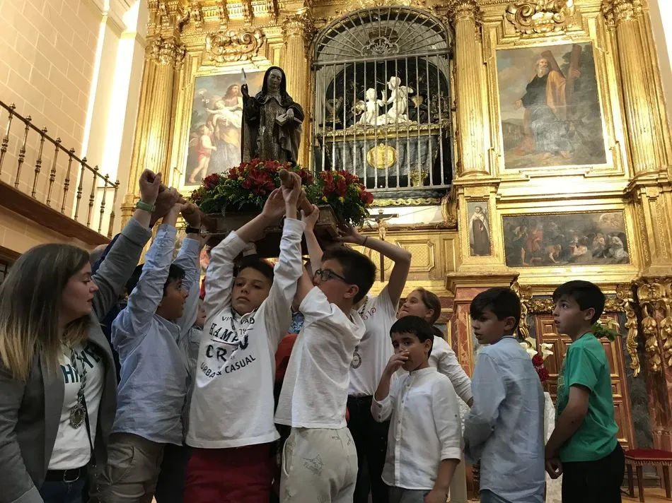 Foto 3 - Fieles a Santa Teresa, desde chiquititos