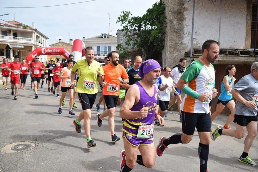 Foto 2 - Isabel Almaraz y Javier Rom&aacute;n, vencedores en la Carrera Popular de Vega de Tirados  