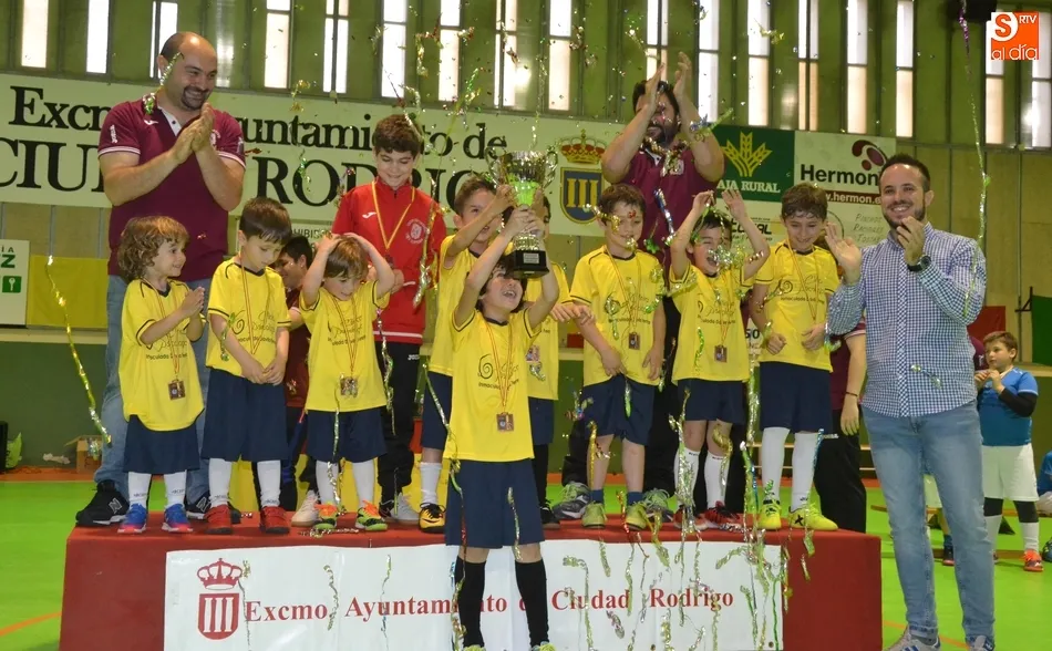 El equipo de Motoval se adjudica la gran fiesta del fútbol sala de los más pequeños  