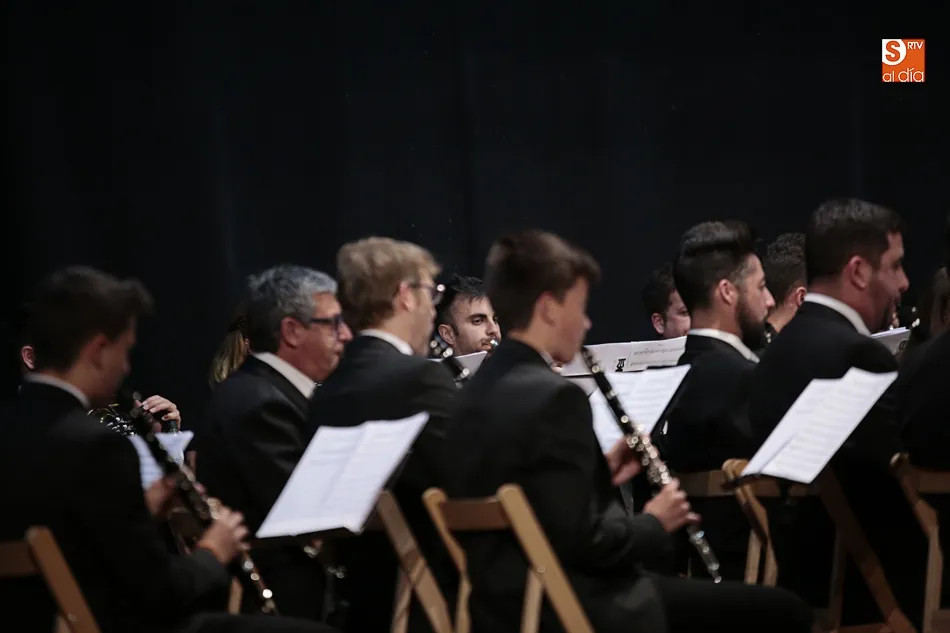 Foto 5 - La banda de m&uacute;sica de Alba de Tormes inicia el programa de actividades en homenaje al D&iacute;a de la...