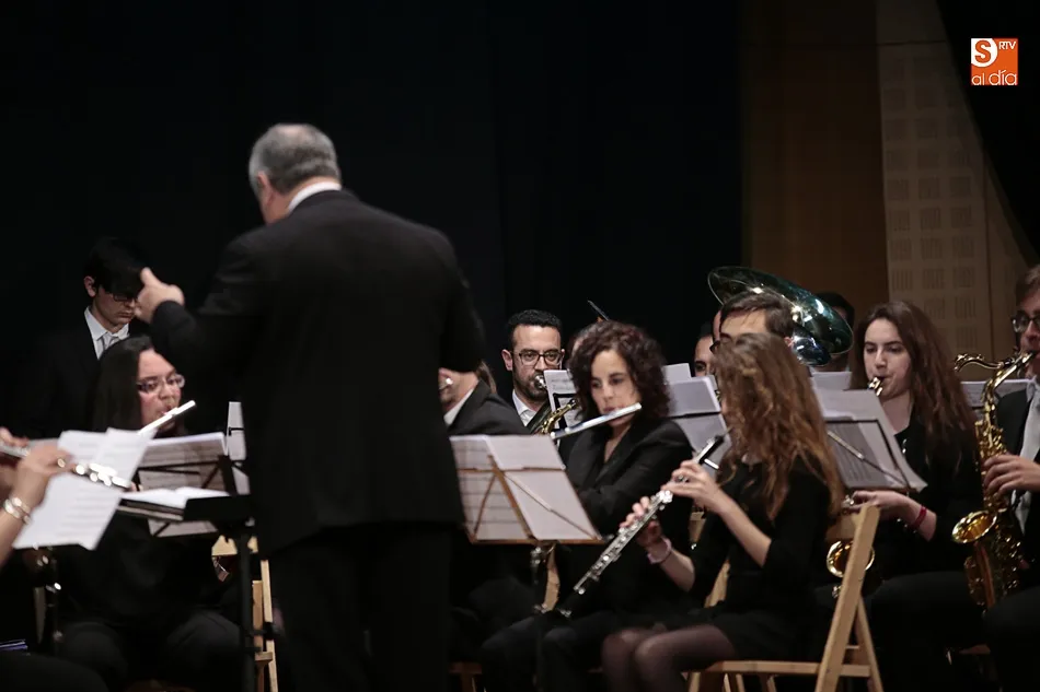 Foto 3 - La banda de m&uacute;sica de Alba de Tormes inicia el programa de actividades en homenaje al D&iacute;a de la...