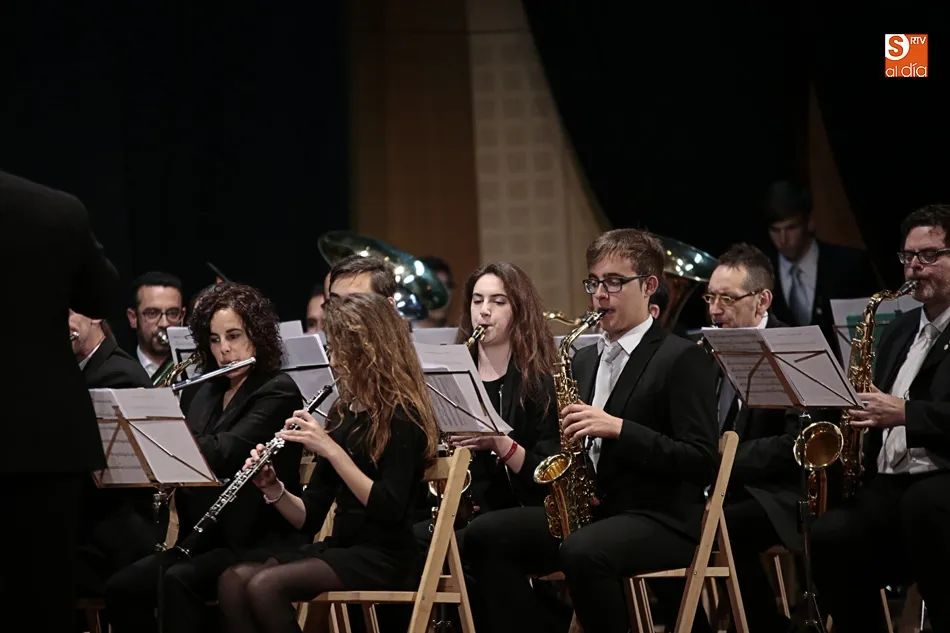 Foto 2 - La banda de m&uacute;sica de Alba de Tormes inicia el programa de actividades en homenaje al D&iacute;a de la...