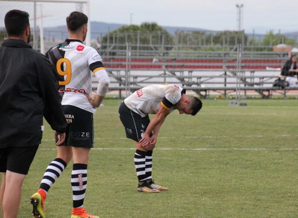 Foto 10 - El sue&ntilde;o de la Segunda B tendr&aacute; que esperar para Unionistas, que asiste al ascenso del Don Benito ...