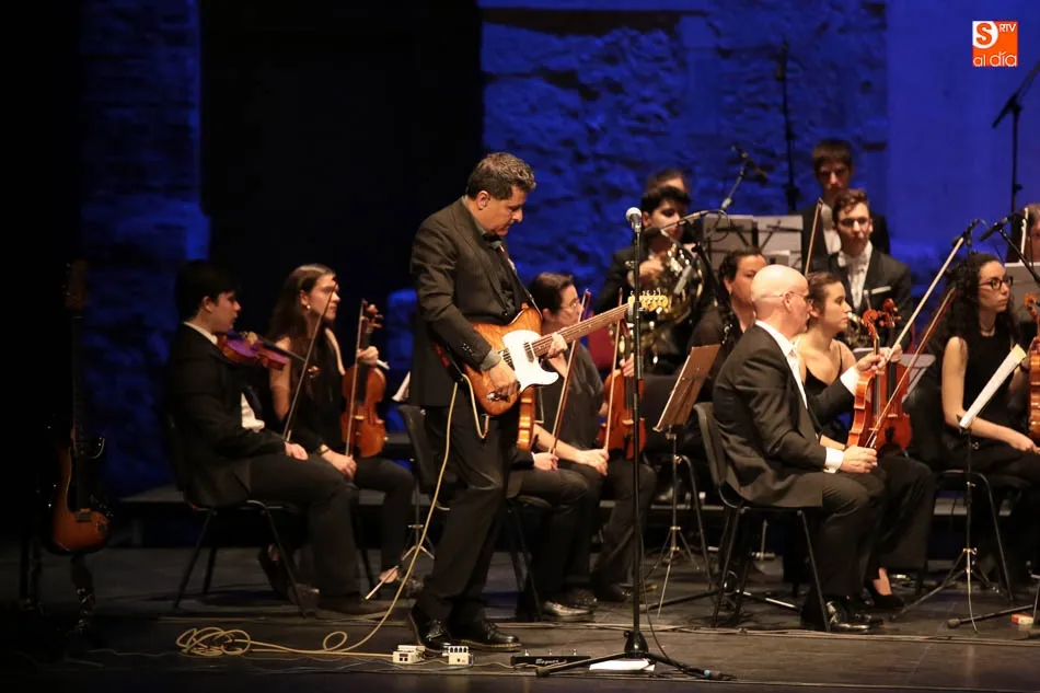 Foto 11 - Baden Bah pone el broche de oro al F&Aacute;CYL con su concierto&nbsp;sinf&oacute;nico  