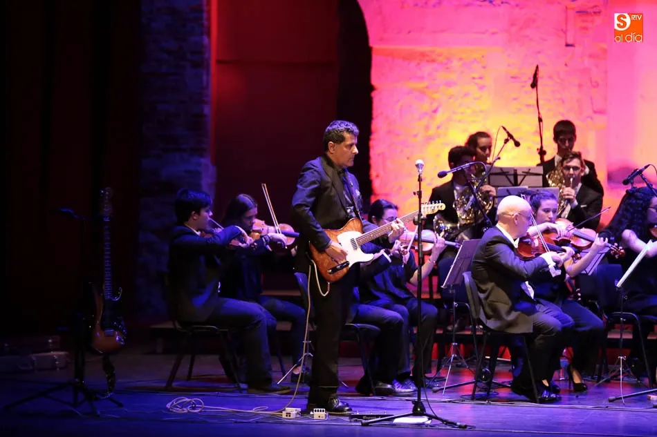 Foto 8 - Baden Bah pone el broche de oro al F&Aacute;CYL con su concierto&nbsp;sinf&oacute;nico  