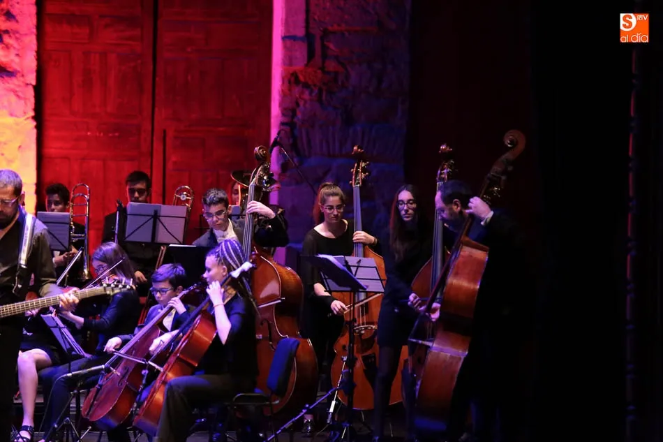 Foto 7 - Baden Bah pone el broche de oro al F&Aacute;CYL con su concierto&nbsp;sinf&oacute;nico  