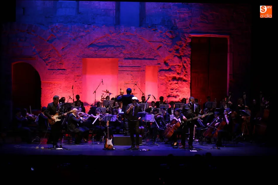 Foto 4 - Baden Bah pone el broche de oro al F&Aacute;CYL con su concierto&nbsp;sinf&oacute;nico  