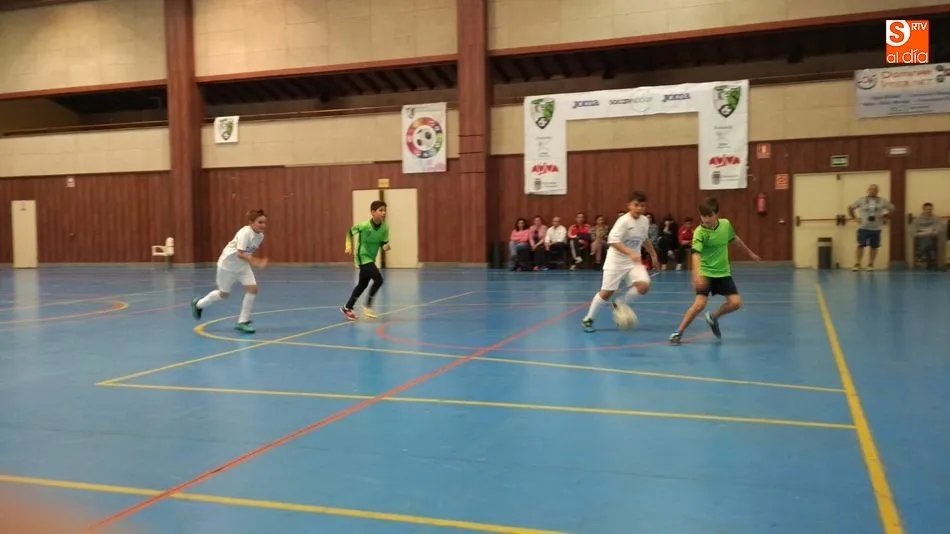 Foto 6 - &Eacute;xito de participaci&oacute;n en el III Soccer Indoor del Torneo Solidario con Aviva