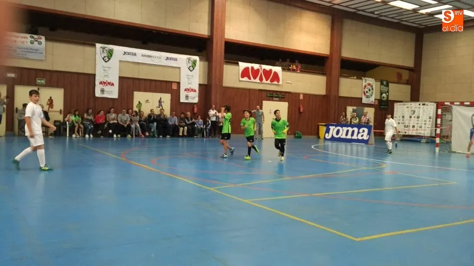 Foto 5 - &Eacute;xito de participaci&oacute;n en el III Soccer Indoor del Torneo Solidario con Aviva