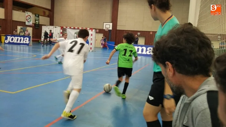 Foto 3 - &Eacute;xito de participaci&oacute;n en el III Soccer Indoor del Torneo Solidario con Aviva
