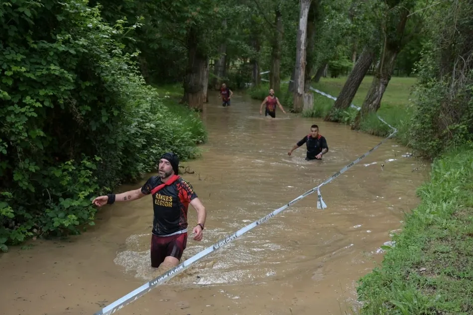 Ibán Martín y Nekane Arroyo se coronan en los 42 kilómetros del Campeonato del Mundo Farinato  