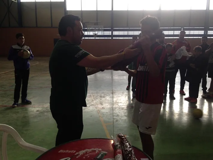 Foto 10 - Una decena de equipos participan en un animado II Torneo de F&uacute;tbol Sala organizado por los...