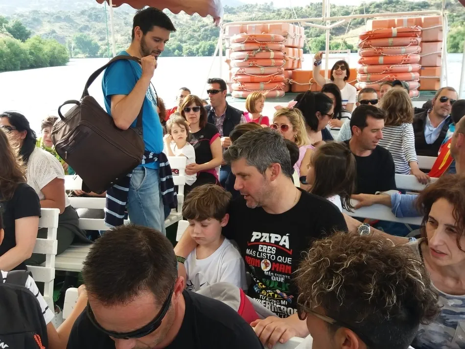 Foto 5 - La AMPA del Colegio San Francisco recorre las Arribes del Duero en tren y en barco  