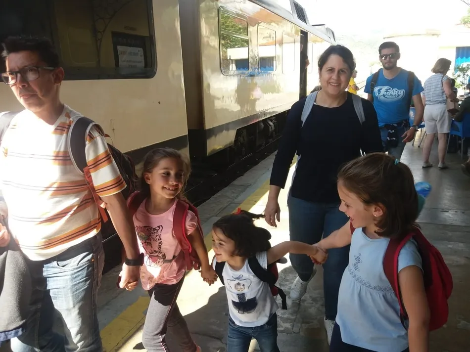 Foto 6 - La AMPA del Colegio San Francisco recorre las Arribes del Duero en tren y en barco  