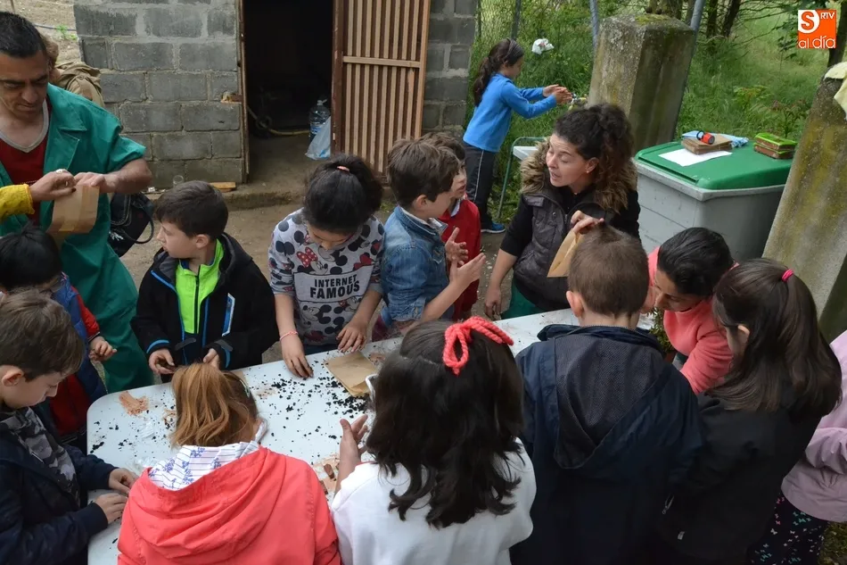 Foto 10 - Los escolares mirobrigenses se adentran en el Huerto de C&aacute;ritas en Torroba  