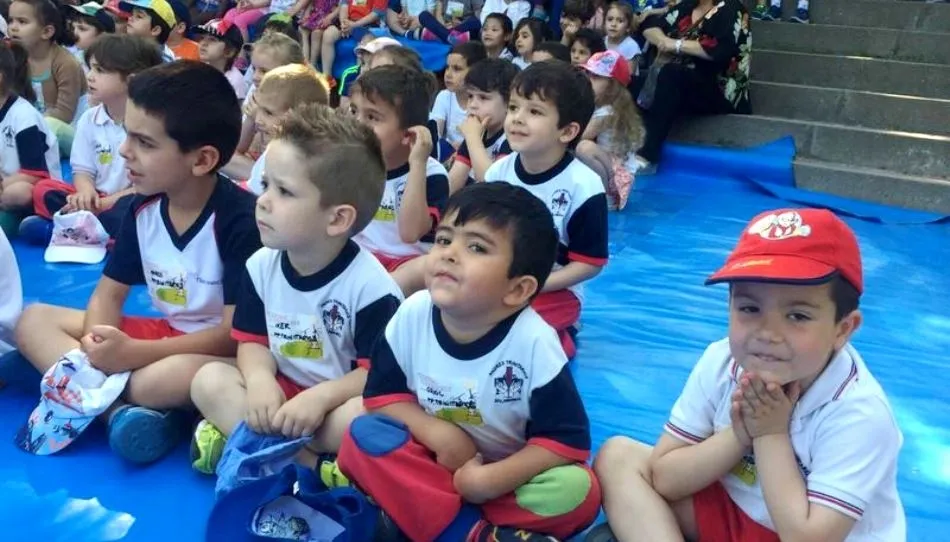 	Escolares del colegio Trinitarios en una edición anterior de este programa de teatro en los parques