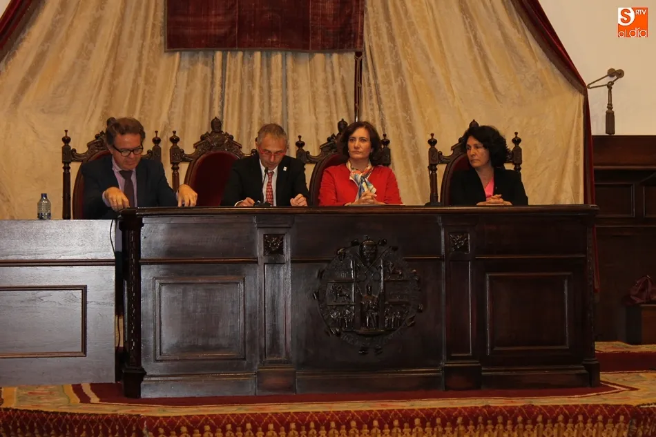 Foto 2 - La Unesco reconoce al C&oacute;dice Calixtino de la USAL como Memoria del Mundo