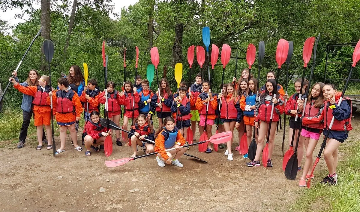 Un campamento multiaventura reúne en Miróbriga a 25 escolares de toda la provincia  