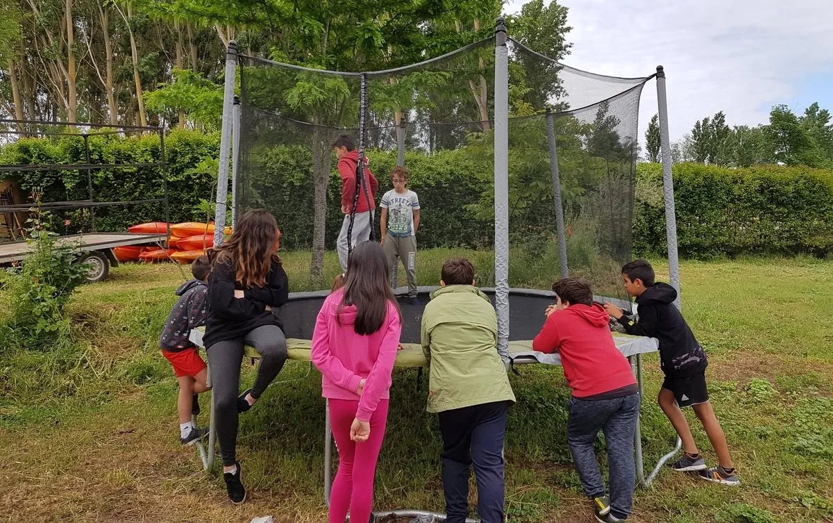 Foto 3 - Un campamento multiaventura re&uacute;ne en Mir&oacute;briga a 25 escolares de toda la provincia  