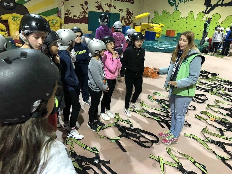 Foto 9 - Los alumnos del colegio Padres Trinitarios disfrutan de un d&iacute;a de multiaventura  