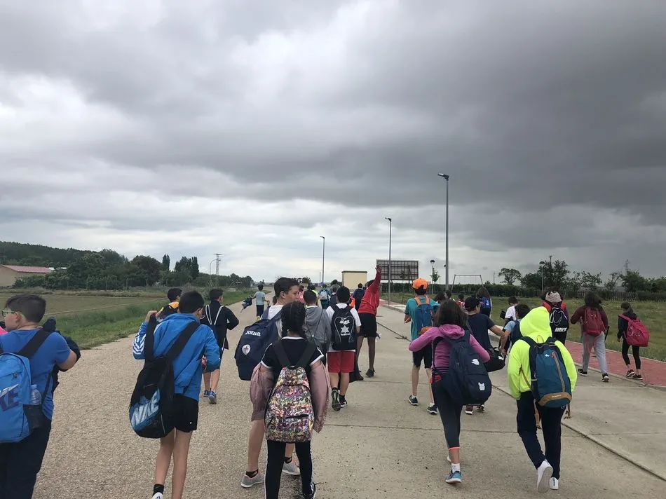 Foto 2 - Los alumnos del colegio Padres Trinitarios disfrutan de un d&iacute;a de multiaventura  