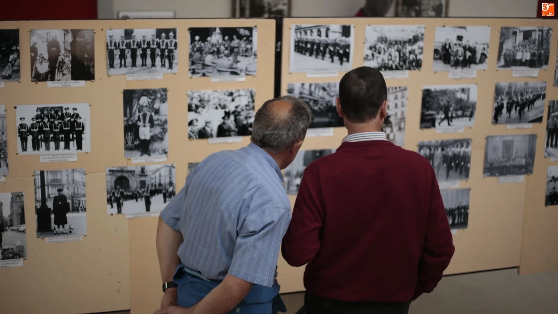 Exposición fotográfica en la Jefatura de la Policía Local / Foto: Alejandro López