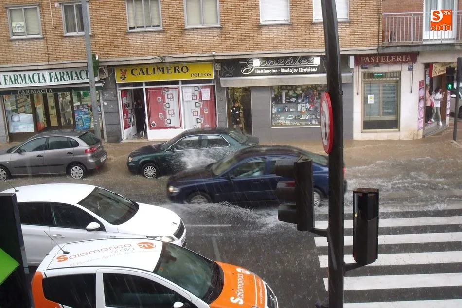 Foto 8 - La fuertes lluvias provocan inundaciones en algunas&nbsp;calles de Salamanca  