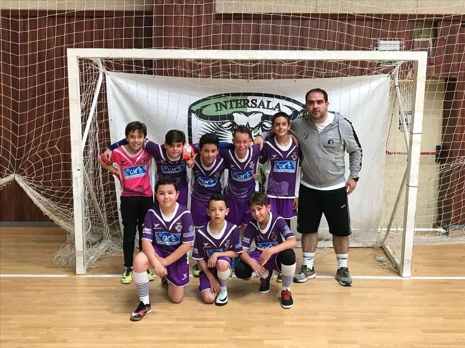 Foto 9 - &Eacute;xito de participaci&oacute;n en el III Soccer Indoor del Torneo Solidario con Aviva