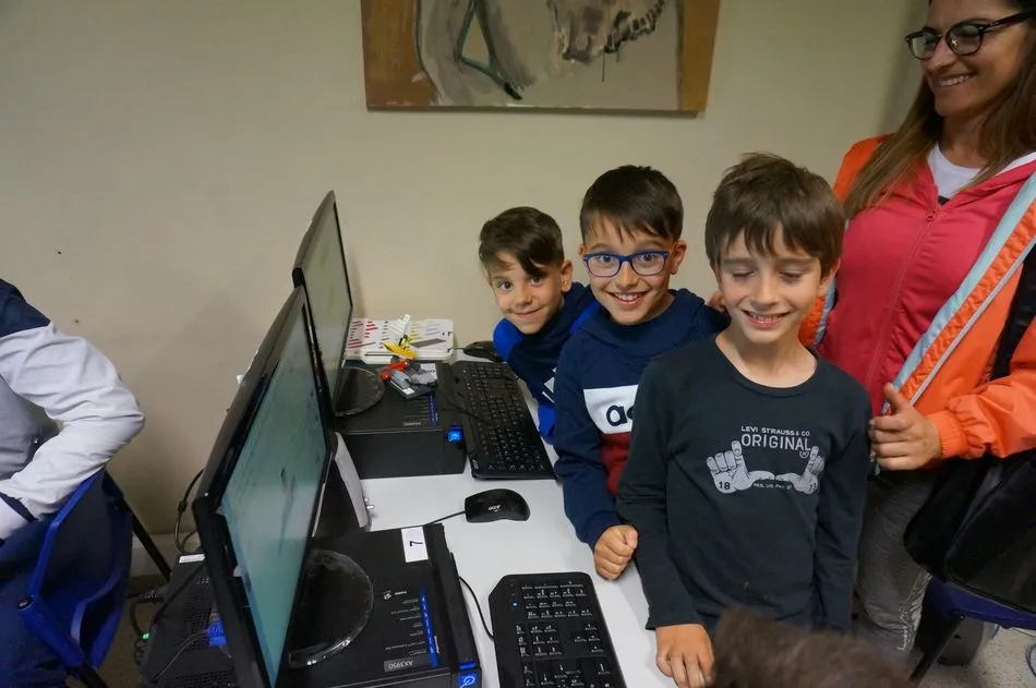 Foto 11 - Brillante exhibici&oacute;n de los alumnos de Rob&oacute;tica e Impresi&oacute;n 3D
