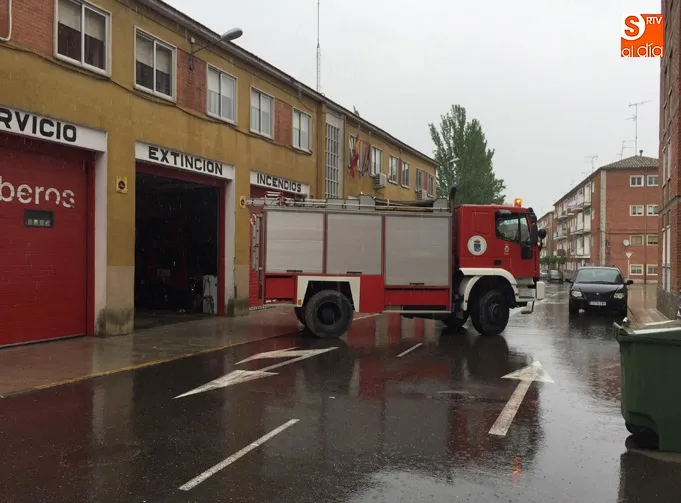 Foto 3 - Una espectacular tormenta anega los accesos a la ciudad y deja cerca de medio metro de agua...