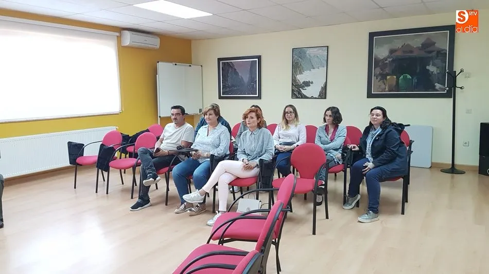 Foto 3 - Cabrerizos entrega diplomas a los ochos alumnos del Programa Mixto de Formaci&oacute;n y Empleo
