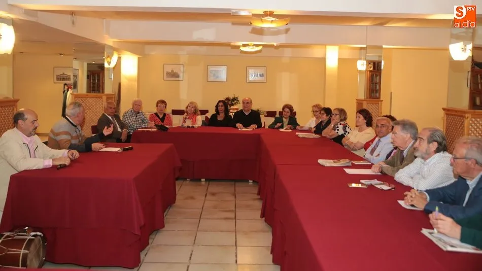 Tertulianos en el Hotel Rona Dalba/ Foto: Alberto Martín