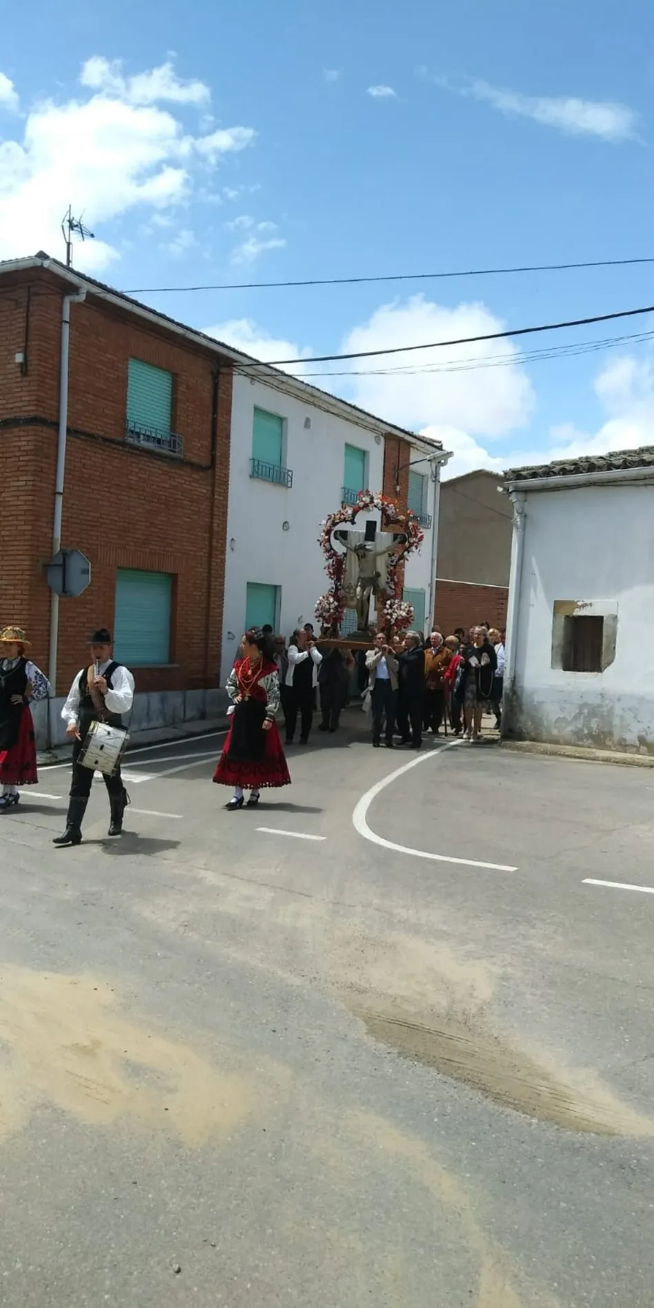 Foto 6 - Villoruela honra al Cristo de la Esperanza