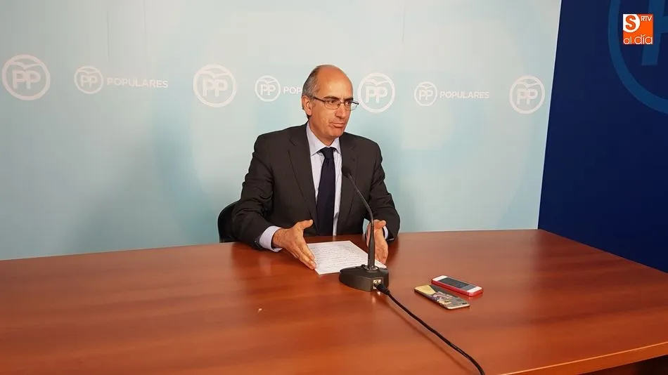 Foto 3 - Javier Iglesias acusa a S&aacute;nchez de poner en peligro a Espa&ntilde;a &ldquo;al dejarse querer por partidos...
