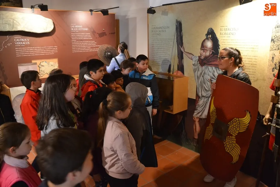 Foto 5 - Alumnos de San Francisco disfrutan de las visitas guiadas de &lsquo;Mir&oacute;briga Kids&rsquo;  