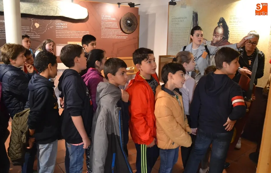 Foto 3 - Alumnos de San Francisco disfrutan de las visitas guiadas de &lsquo;Mir&oacute;briga Kids&rsquo;  