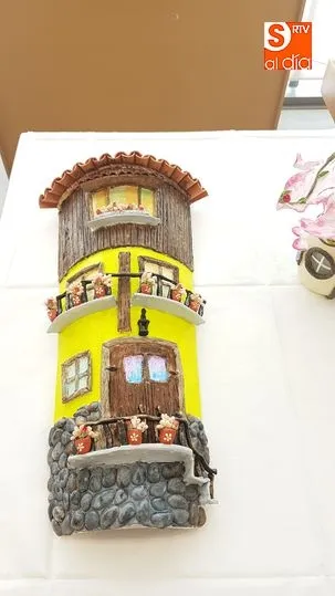 Foto 6 - Los mayores exponen sus manualidades en la tercera Feria de Asociaciones