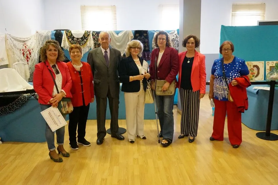 Foto 10 - Los alumnos de los talleres y cursos municipales exponen sus trabajos