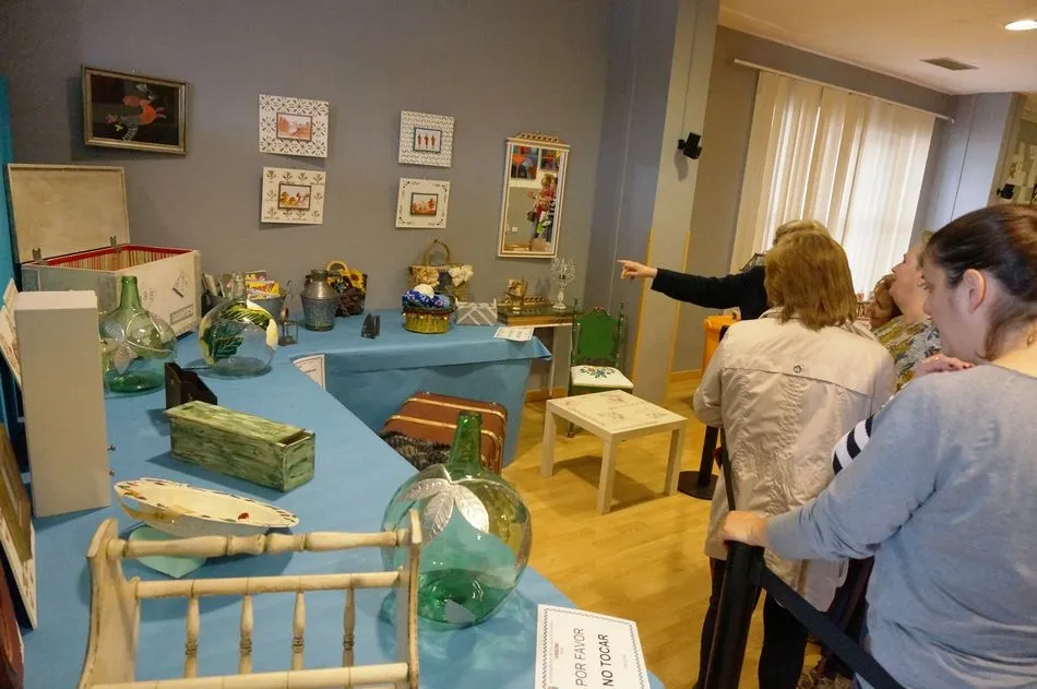 Foto 5 - Los alumnos de los talleres y cursos municipales exponen sus trabajos