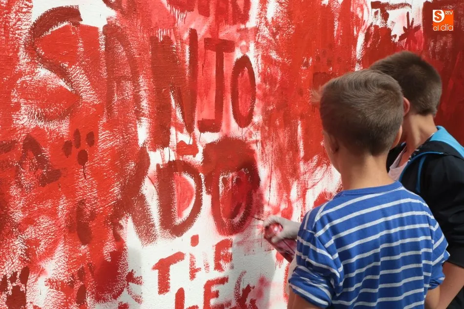 Foto 4 - C&aacute;ritas decora su nuevo centro de formaci&oacute;n con el lema &lsquo;Tu compromiso mejora el mundo&rsquo;  