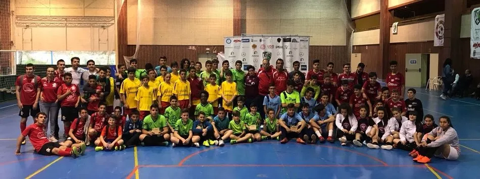 Foto 7 - El torneo solidario con la Fundaci&oacute;n Aviva recauda 1.683 euros en el&nbsp; Soccer Indoor