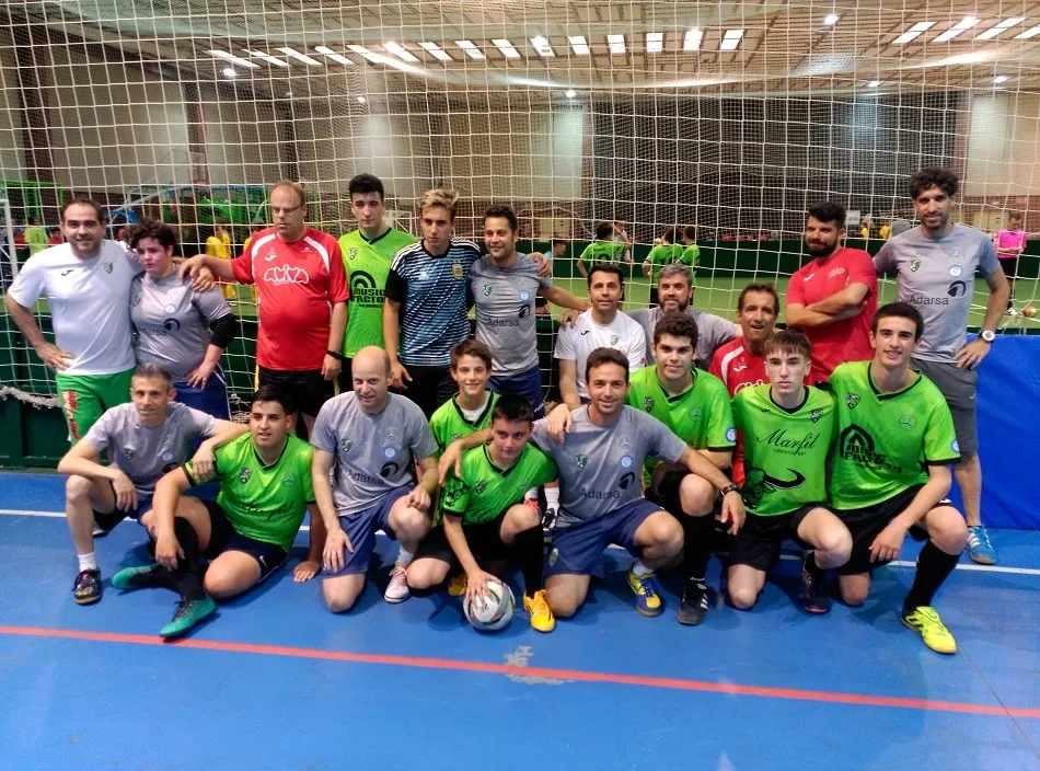 Foto 3 - El torneo solidario con la Fundaci&oacute;n Aviva recauda 1.683 euros en el&nbsp; Soccer Indoor
